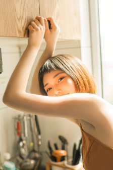 女角色裙子下照片