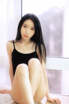 美女脱个精光露出奶胸的照片视频